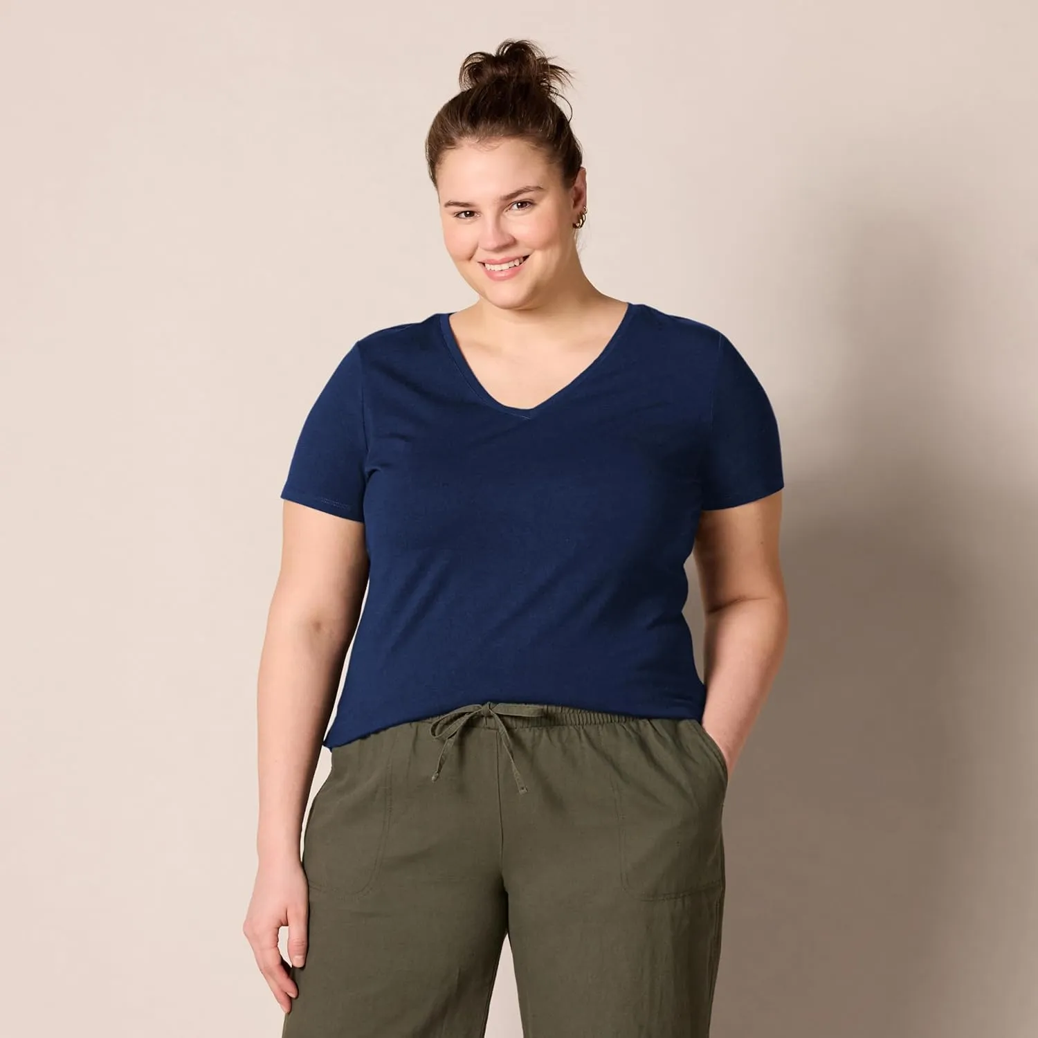 Amazon Essentials Women's Classic-Fit Short-Sleeve V-Neck T-Shirt, Multipacks