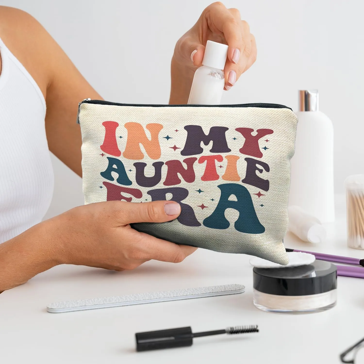 Aunt Makeup Bag, Auntie Aunt Gifts, Aunt Auntie Gifts from Niece Nephew, Best Auntie Gifts, Groovy In My Auntie Era Cosmetic Bag Toiletry Bag for Women