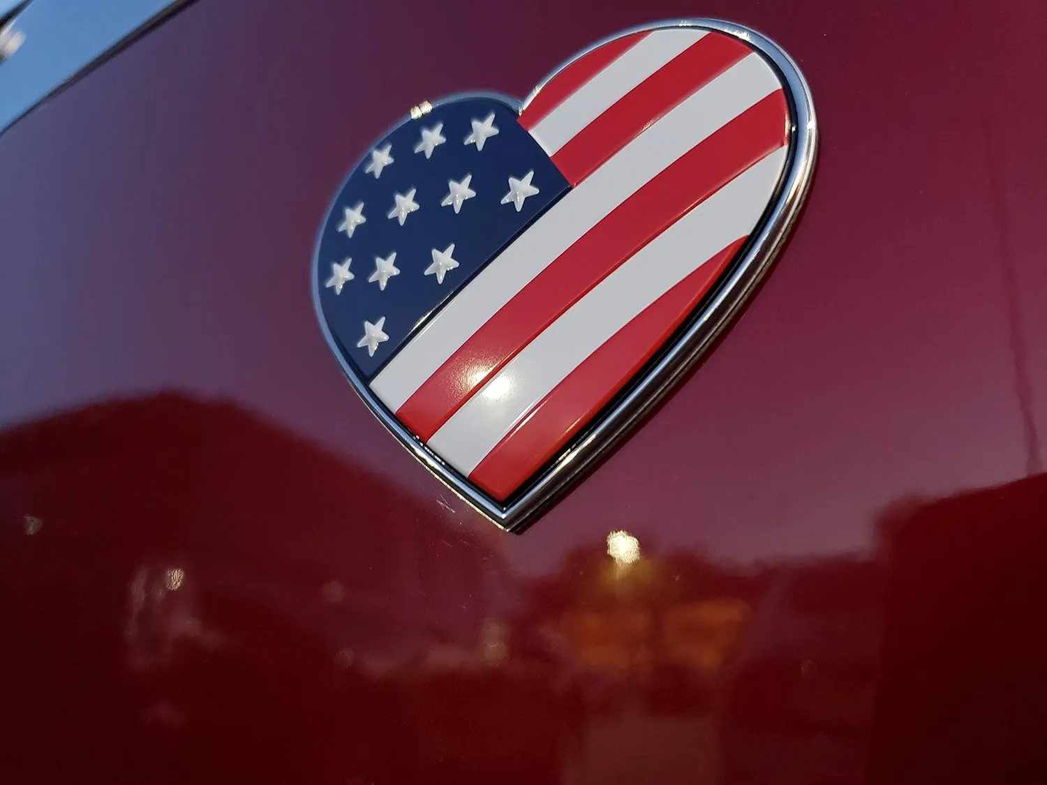 EyeCatcher USA Heart Flag Emblem Decal (RWB)  2 Pack